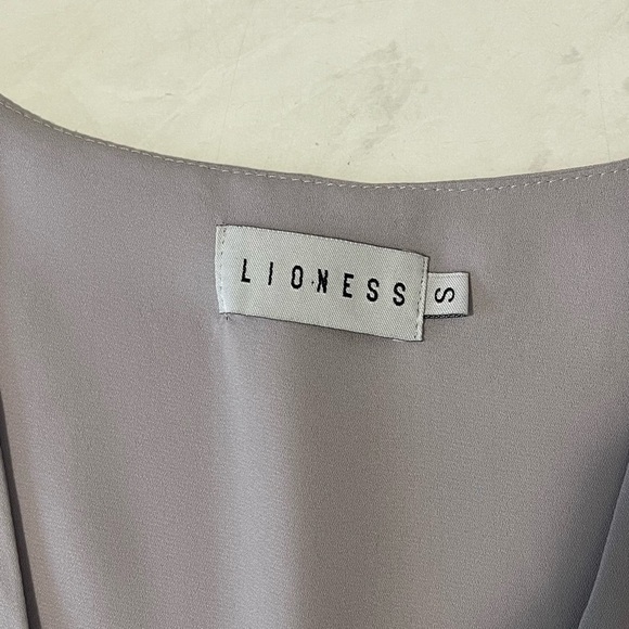 Lioness Gray Long Sleeve Romper Dress Size Small - Picture 4 of 7